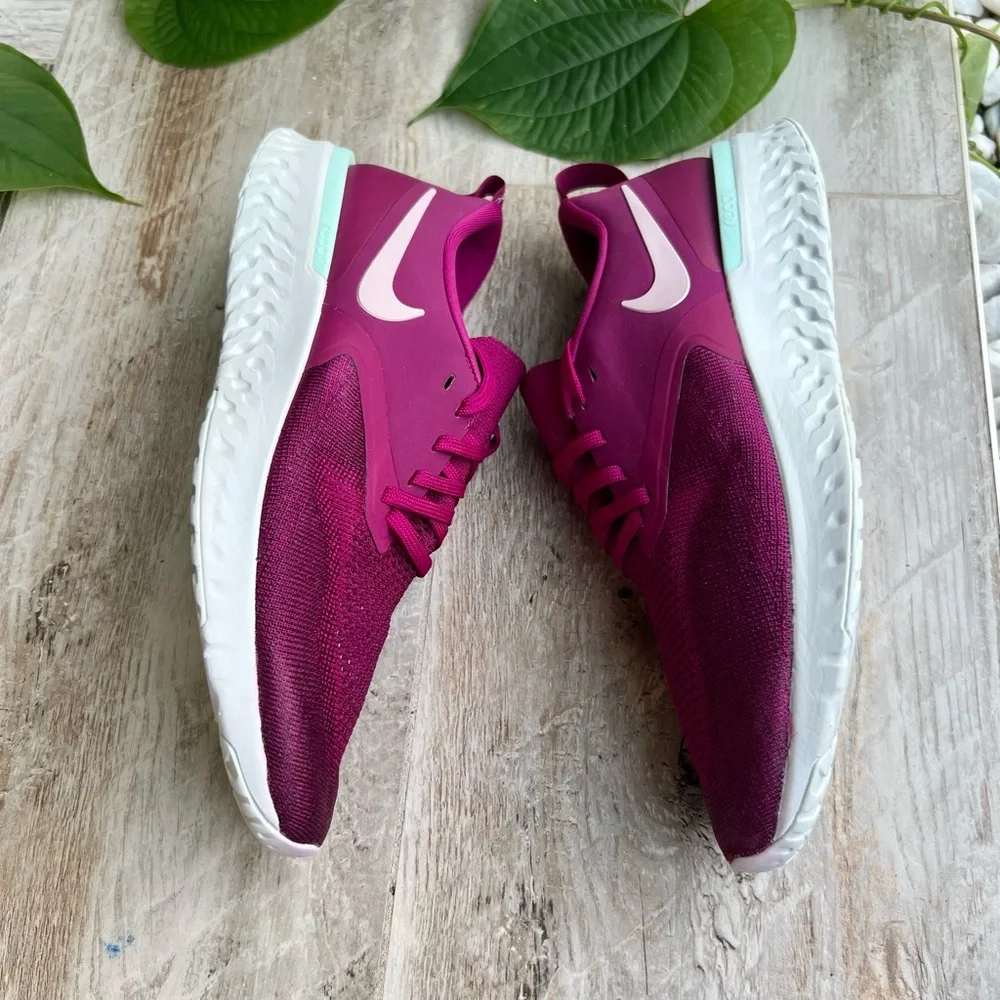 🟣Nike Odyssey React 🟣⚪️ Like New - Picture 4 of 7